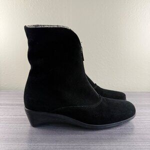 La Canadiene Black Suede Mid-Calf Zip-Up Boots With Faux Fur Lining Size 7 23935